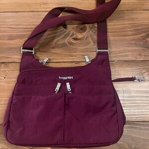 Baggallini Burgundy Nylon Adjustable Strap Crossbody Travel Bag EUC